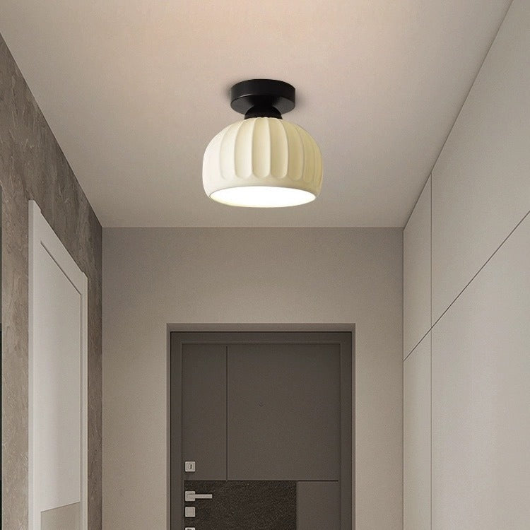 Moderne kreative runde Eisen-Keramik 1-Licht Semi-Flush-Montage Deckenleuchte für das Wohnzimmer 