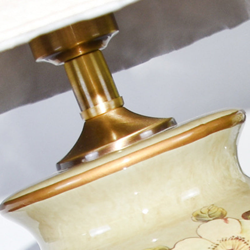 Traditionelle chinesische Trommel Keramik Stoff 1-Licht Tischlampe für das Wohnzimmer 