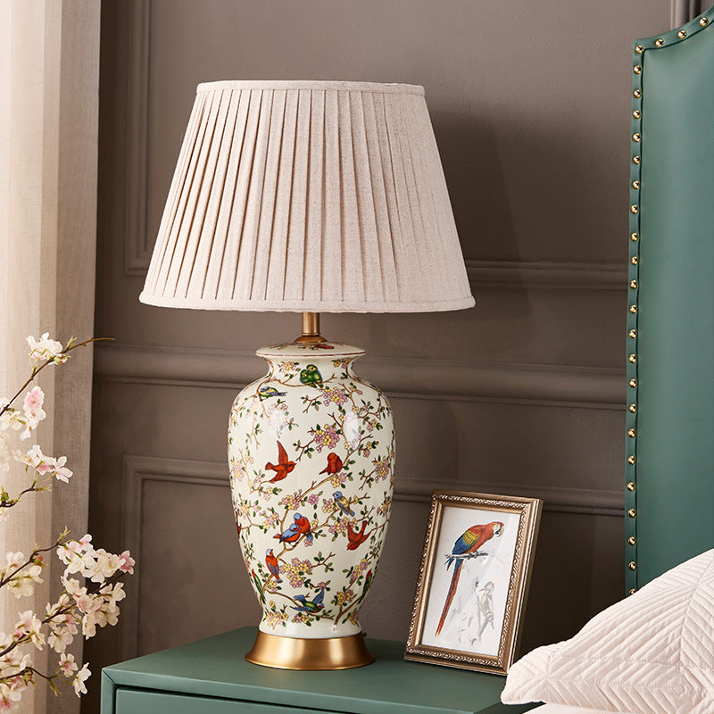 Traditionelle chinesische Trommel Keramik Stoff 1-Licht Tischlampe für das Schlafzimmer 