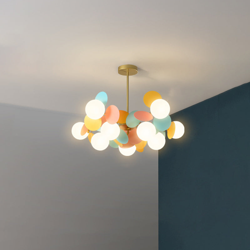 Zeitgenössischer nordischer Kronleuchter aus Metall, Acryl, bunt, Blumenzweig, runde Glaskugel, 5/6/8/10/12/15 Lichter für Wohnzimmer 