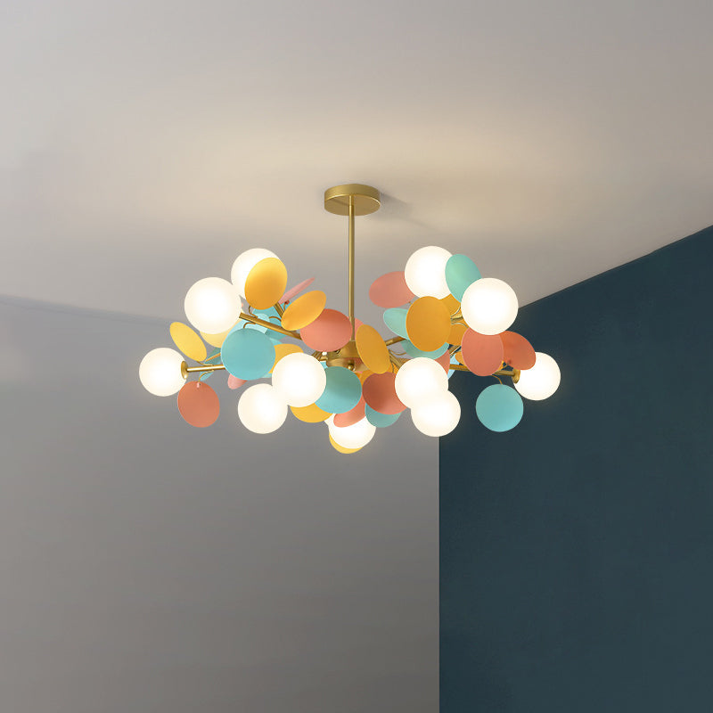 Zeitgenössischer nordischer Kronleuchter aus Metall, Acryl, bunt, Blumenzweig, runde Glaskugel, 5/6/8/10/12/15 Lichter für Wohnzimmer 
