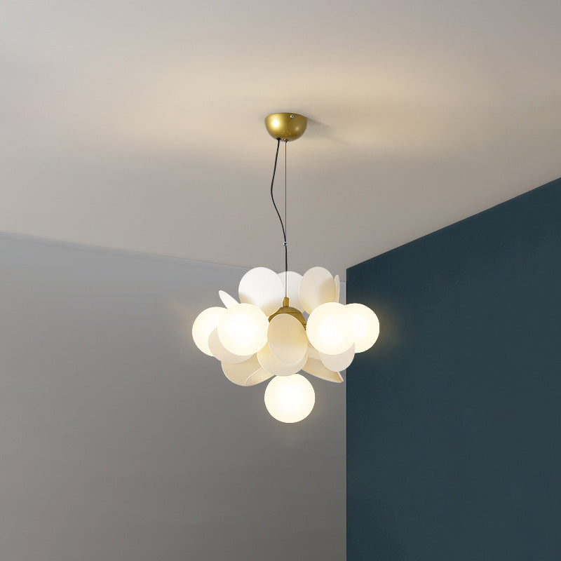 Zeitgenössischer nordischer Kronleuchter aus Metall, Acryl, bunt, Blumenzweig, runde Glaskugel, 5/6/8/10/12/15 Lichter für Wohnzimmer 