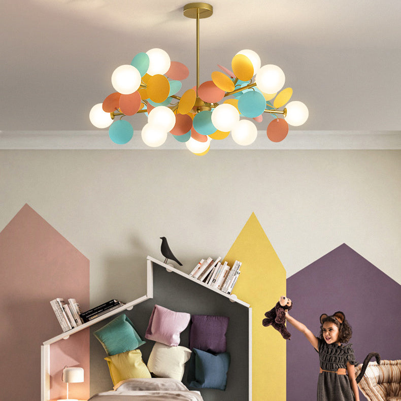 Zeitgenössischer nordischer Kronleuchter aus Metall, Acryl, bunt, Blumenzweig, runde Glaskugel, 5/6/8/10/12/15 Lichter für Wohnzimmer 