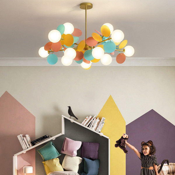 Zeitgenössischer nordischer Kronleuchter aus Metall, Acryl, bunt, Blumenzweig, runde Glaskugel, 5/6/8/10/12/15 Lichter für Wohnzimmer 