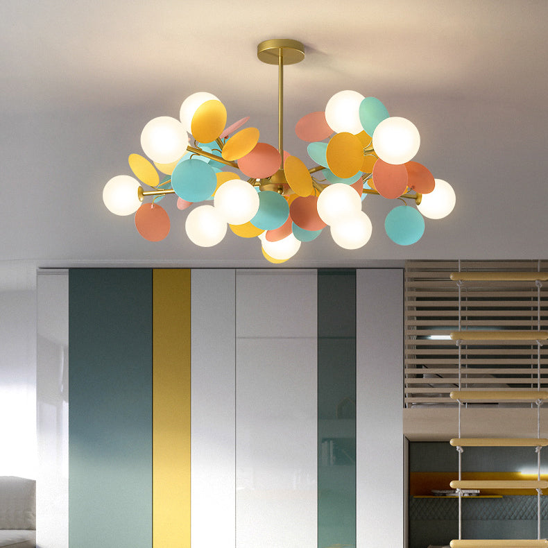 Zeitgenössischer nordischer Kronleuchter aus Metall, Acryl, bunt, Blumenzweig, runde Glaskugel, 5/6/8/10/12/15 Lichter für Wohnzimmer 
