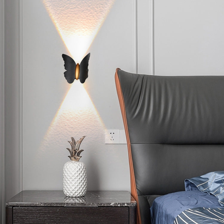 مصباح حائط LED مقاوم للماء من الألمنيوم بتصميم فراشة حديثة وبسيطة للفناء الخارجي 
