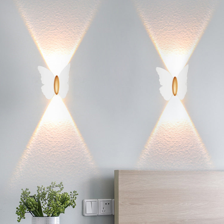 مصباح حائط LED مقاوم للماء من الألمنيوم بتصميم فراشة حديثة وبسيطة للفناء الخارجي 