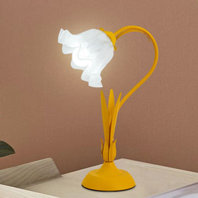 Contemporary Creative Flower Iron Acrylic 1-Light Table Lamp For Bedroom