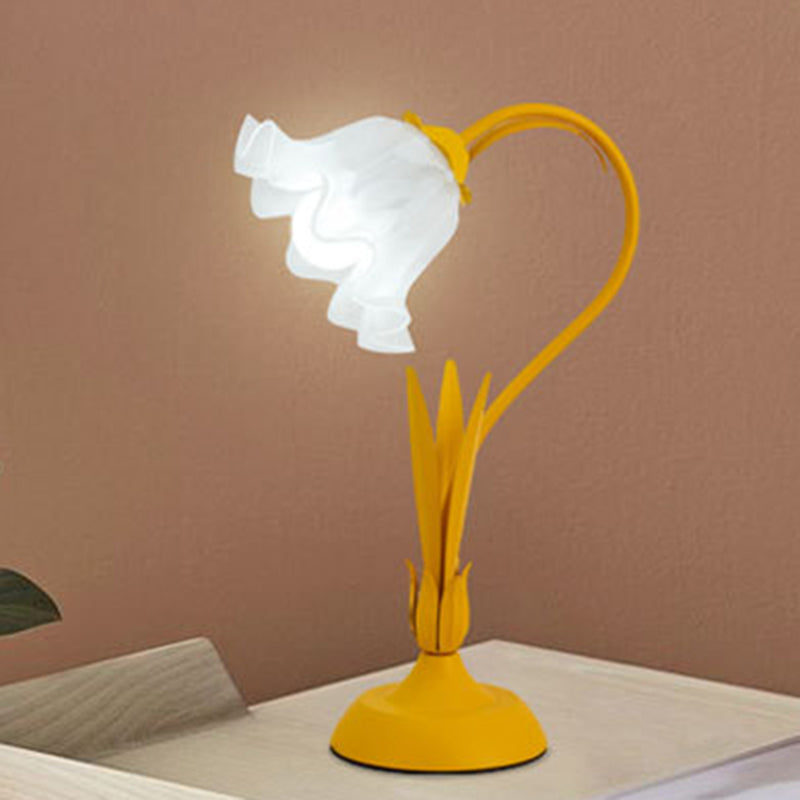 Contemporary Creative Flower Iron Acrylic 1-Light Table Lamp For Bedroom