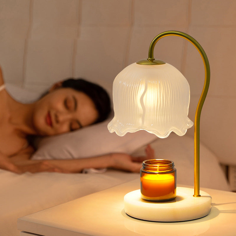 Lampe de table en marbre scandinave contemporaine avec fleurs en bois et fer à 1 lumière pour la fonte de cire d&