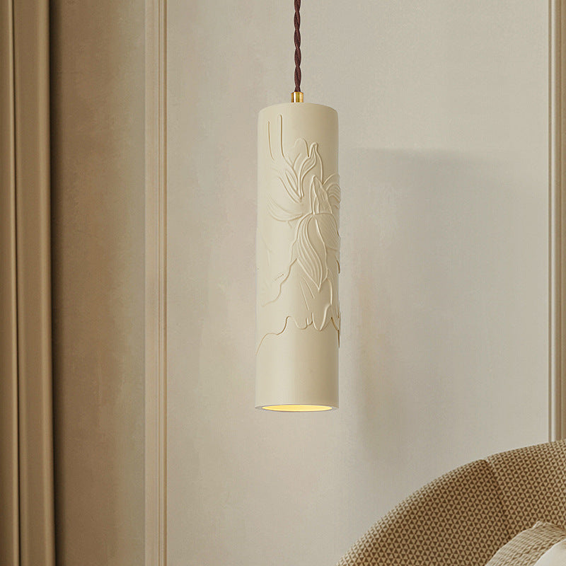 Suspension lumineuse moderne minimaliste en cylindre sculpté en métal et résine à 1 lumière pour chambre 