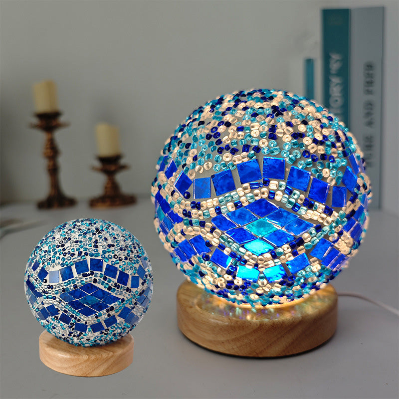 Zeitgenössische kreative böhmische Holzbasis bunte Glaskugel dekorative USB-LED-Tischlampe für Schlafzimmer 