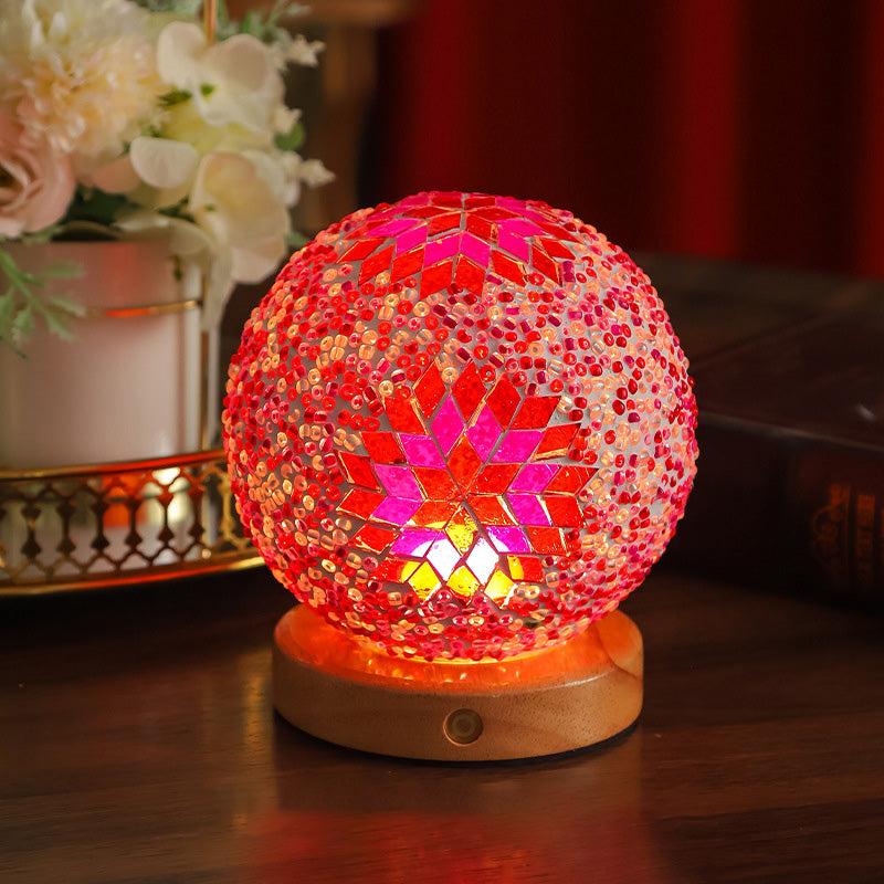 Zeitgenössische kreative böhmische Holzbasis bunte Glaskugel dekorative USB-LED-Tischlampe für Schlafzimmer 