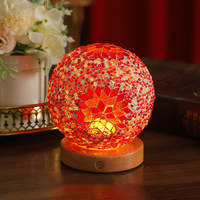 Zeitgenössische kreative böhmische Holzbasis bunte Glaskugel dekorative USB-LED-Tischlampe für Schlafzimmer 