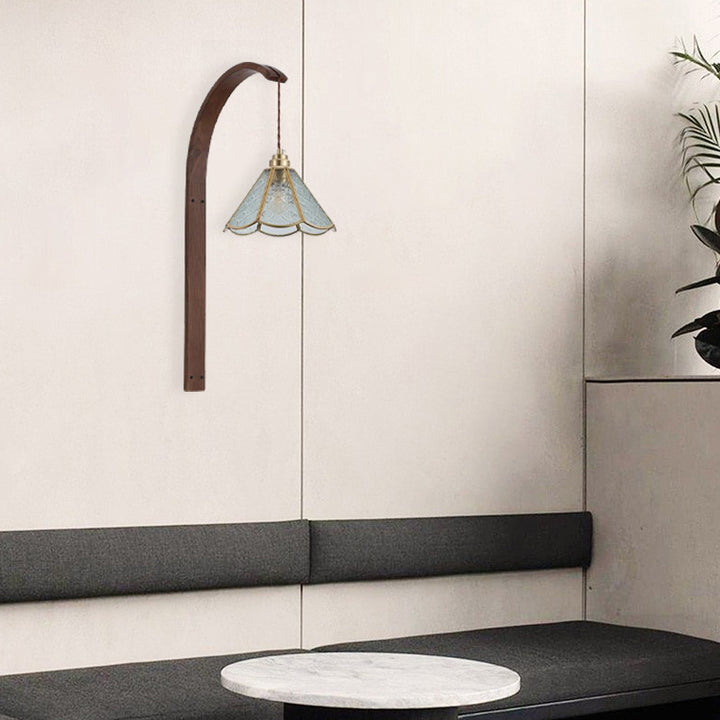 Aplique de pared de 1 luz con pantalla de vidrio martillado de flor retro contemporánea y madera para dormitorio 