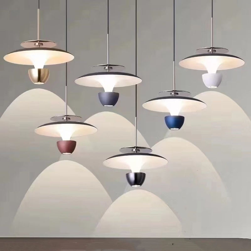 Lustre LED en acrylique et aluminium rectiligne en forme de soucoupe volante moderne et luxueuse pour chambre 