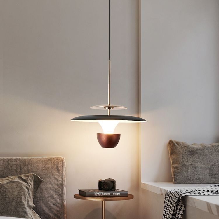 Lustre LED en acrylique et aluminium rectiligne en forme de soucoupe volante moderne et luxueuse pour chambre 