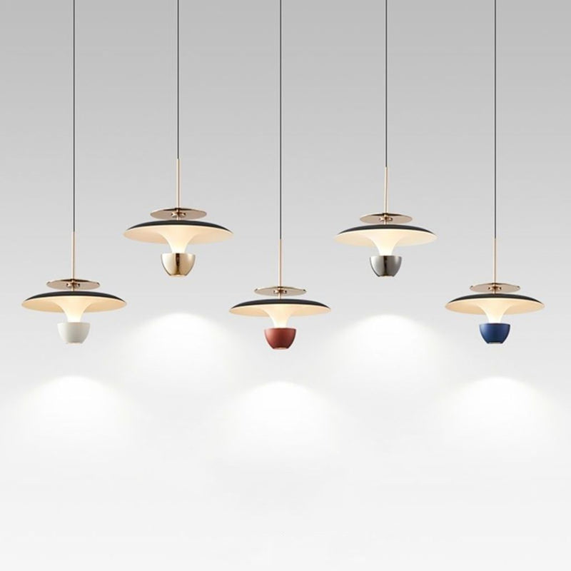 Lustre LED en acrylique et aluminium rectiligne en forme de soucoupe volante moderne et luxueuse pour chambre 