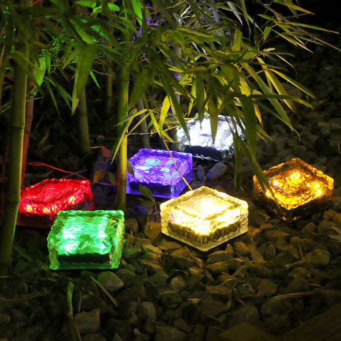 Lumière paysagère extérieure LED en forme de cube de glace en verre transparent ABS étanche solaire minimaliste moderne pour jardin 