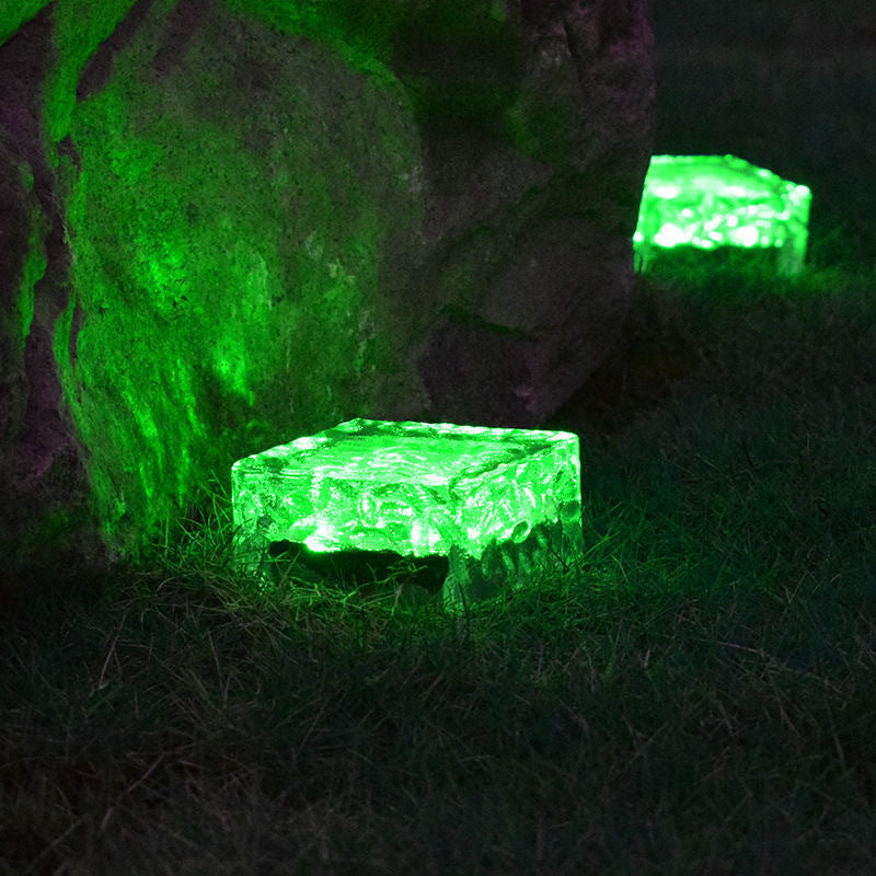 Lumière paysagère extérieure LED en forme de cube de glace en verre transparent ABS étanche solaire minimaliste moderne pour jardin 