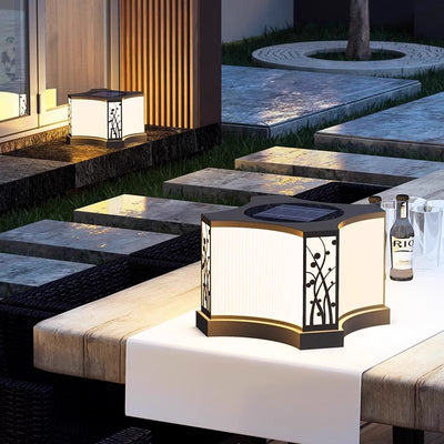 ضوء LED خارجي مقاوم للماء بالطاقة الشمسية من الفولاذ المقاوم للصدأ وPE بتصميم حديث وبسيط للمربع للحديقة 