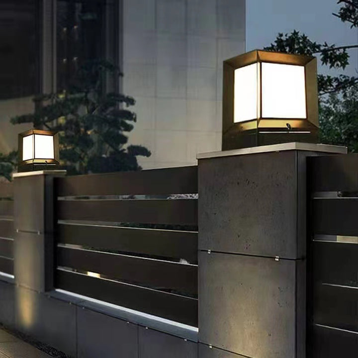 Lumière de poteau extérieure moderne minimaliste étanche en aluminium acrylique en forme de carré à 1 lumière pour jardin 