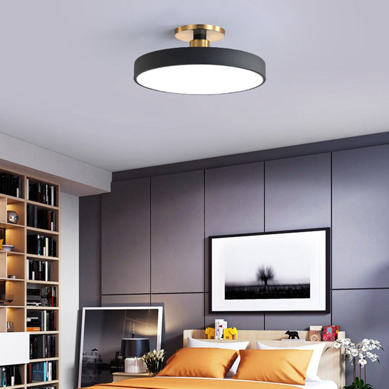 Luz de techo LED semi-empotrada de hardware acrílico en forma redonda minimalista moderna para dormitorio 