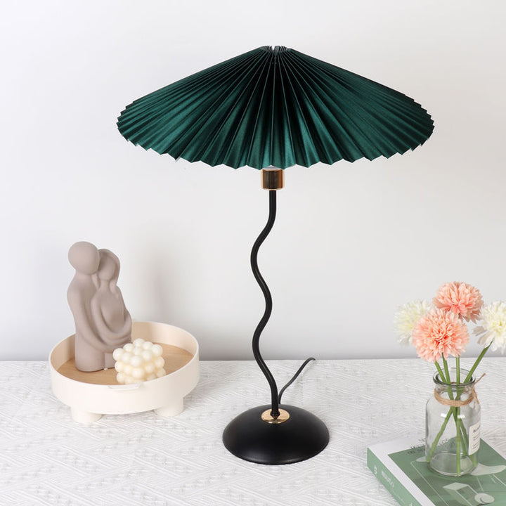 Lampe de table contemporaine nordique en lin plissé PVC en forme de parapluie courbe en fer avec 1 lumière pour salon 