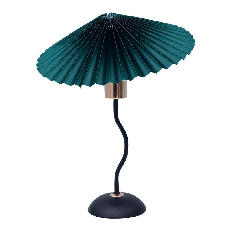 Lampe de table contemporaine nordique en lin plissé PVC en forme de parapluie courbe en fer avec 1 lumière pour salon 