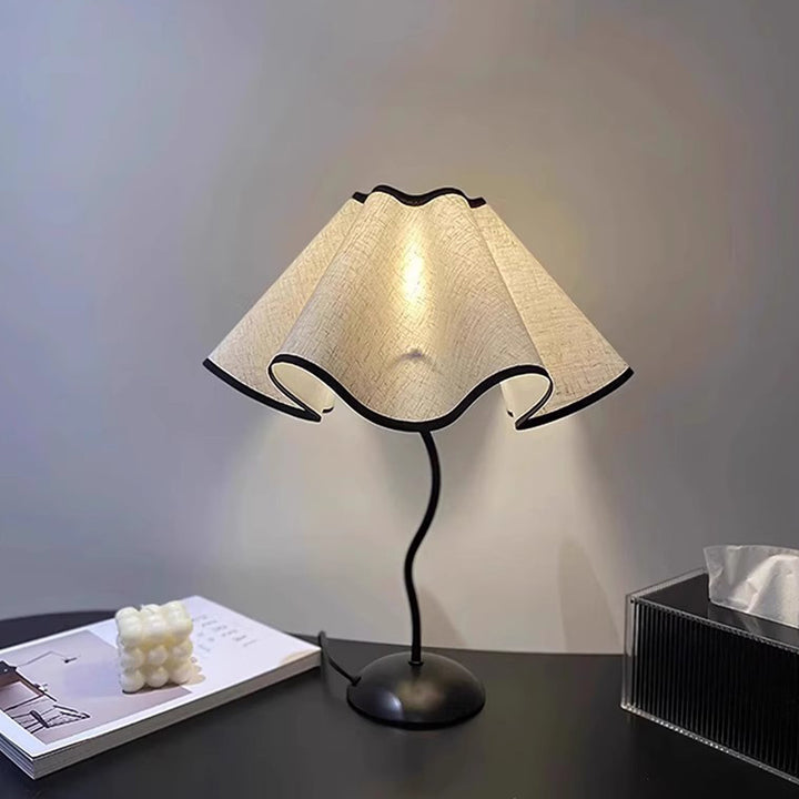 Lampe de table 1 lumière en forme de fleur de pétale en tissu de fer Nordic Wave contemporain pour salon 