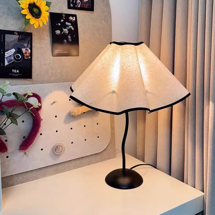 Lampe de table 1 lumière en forme de fleur de pétale en tissu de fer Nordic Wave contemporain pour salon 