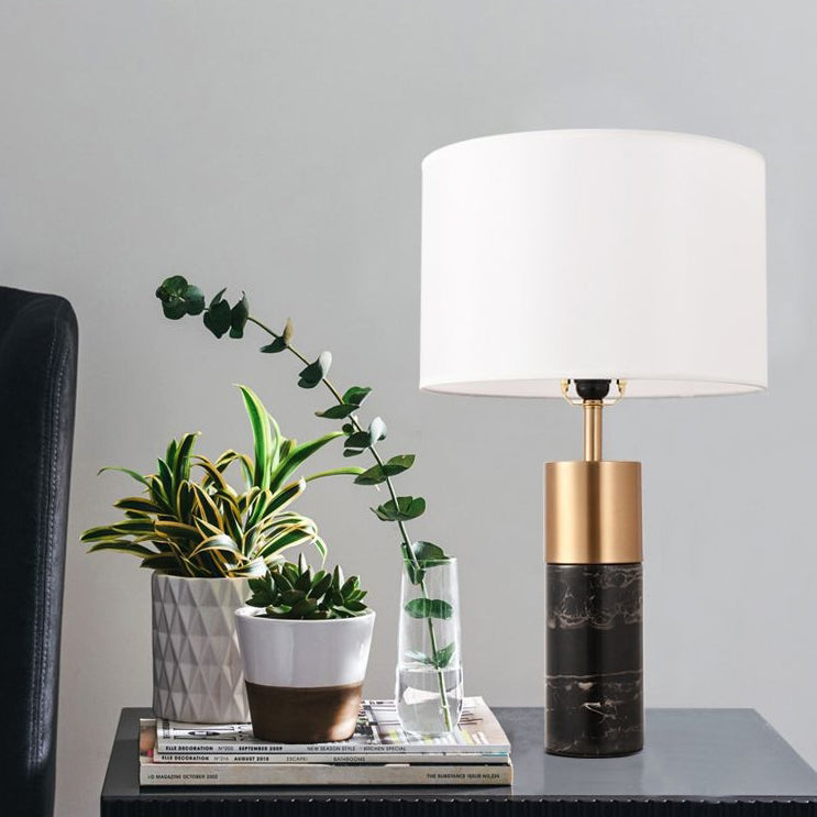Lampe de table 1 lumière avec abat-jour en tissu cylindrique et base en marbre nordique contemporain pour chambre 