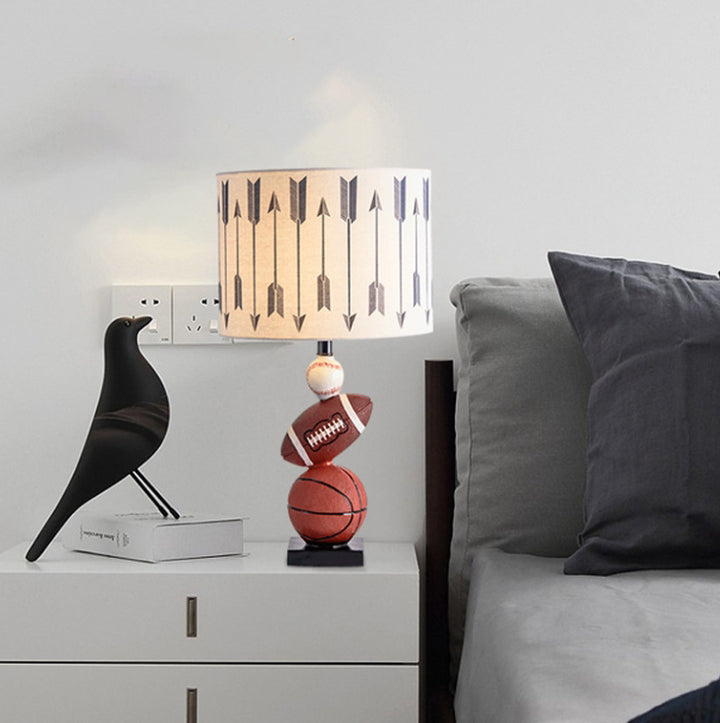 Lampe de table contemporaine créative pour enfants Football Basketball Baseball Base en résine tissu 1-lumière pour chambre 