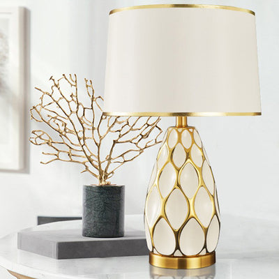 Lampe de table moderne en céramique faite à la main avec colonne en tissu 1 lumière pour salon 