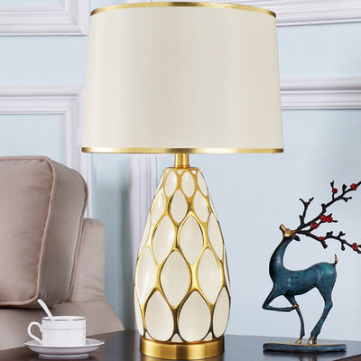 Lampe de table moderne en céramique faite à la main avec colonne en tissu 1 lumière pour salon 