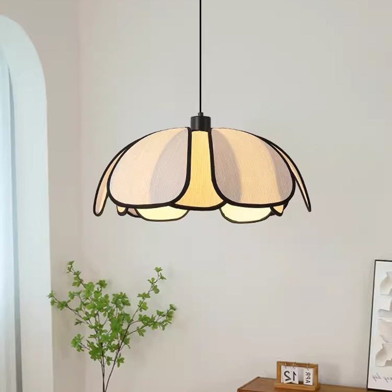 Suspension lumineuse à 1 lumière en fibre végétale avec pétales nordiques contemporains en fer pour salle à manger 