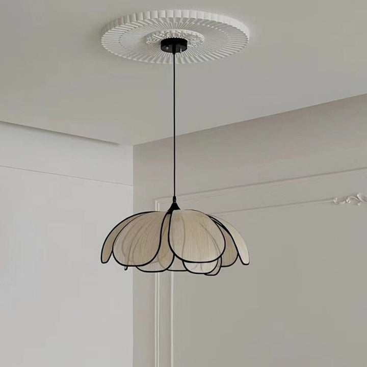 Suspension lumineuse à 1 lumière en fibre végétale avec pétales nordiques contemporains en fer pour salle à manger 