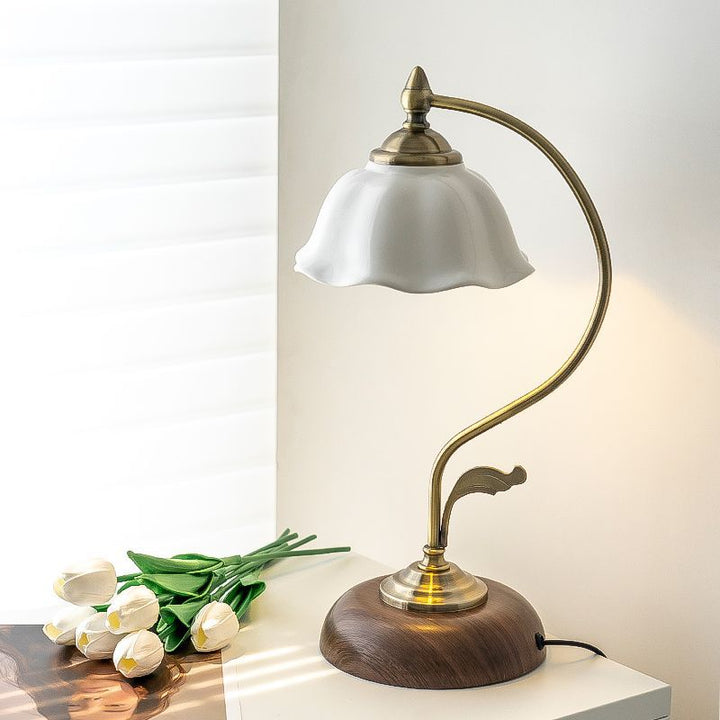 Lampe de table contemporaine rétro en dôme de fleur en fer, verre et céramique à 1 lumière pour chambre 
