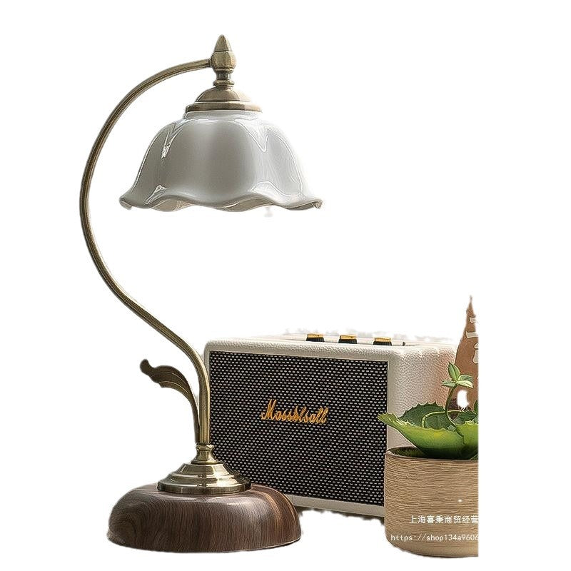 Lampe de table contemporaine rétro en dôme de fleur en fer, verre et céramique à 1 lumière pour chambre 