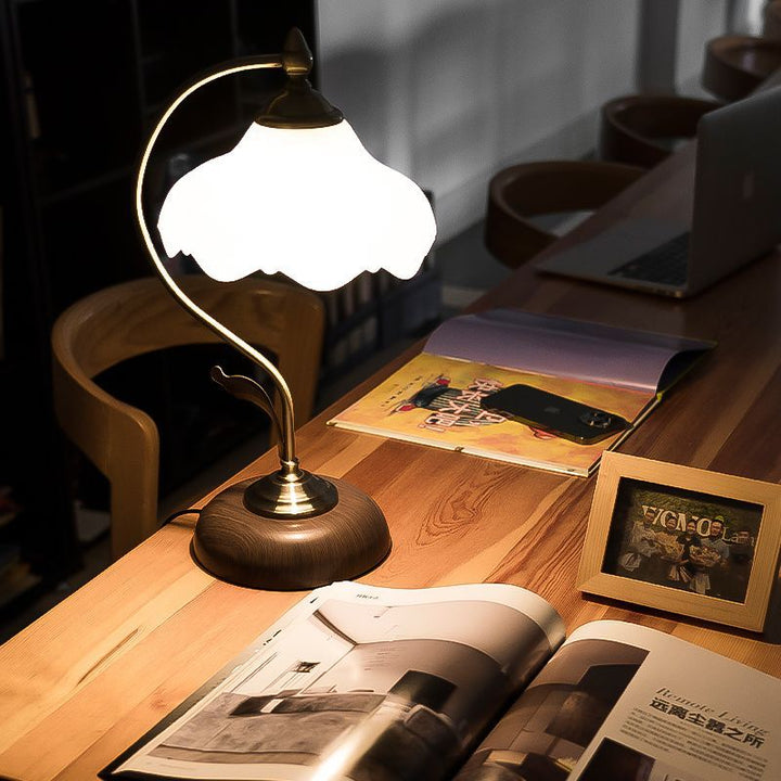 Lampe de table contemporaine rétro en dôme de fleur en fer, verre et céramique à 1 lumière pour chambre 