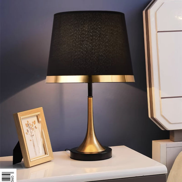 Traditionelle Vintage Zugkette Kuppel Pfingstrose Druckmuster Stoff Holz Eisen 1-Licht Tischlampe für Schlafzimmer 