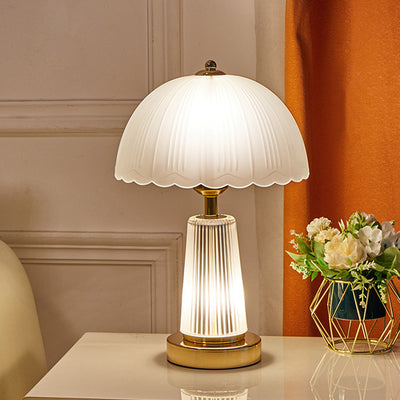 Lampe de table moderne de luxe à base ronde en forme de pétale en fer et verre acrylique à 1 lumière pour chambre 