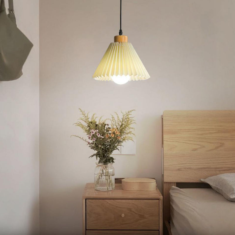 Lustre suspendu à 1 lumière en tissu conique plissé japonais traditionnel pour salon 