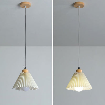 Lustre suspendu à 1 lumière en tissu conique plissé japonais traditionnel pour salon 