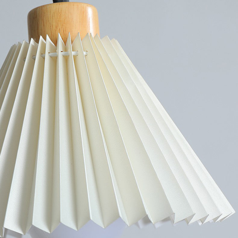 Lustre suspendu à 1 lumière en tissu conique plissé japonais traditionnel pour salon 
