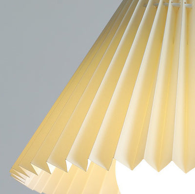 Lustre suspendu à 1 lumière en tissu conique plissé japonais traditionnel pour salon 
