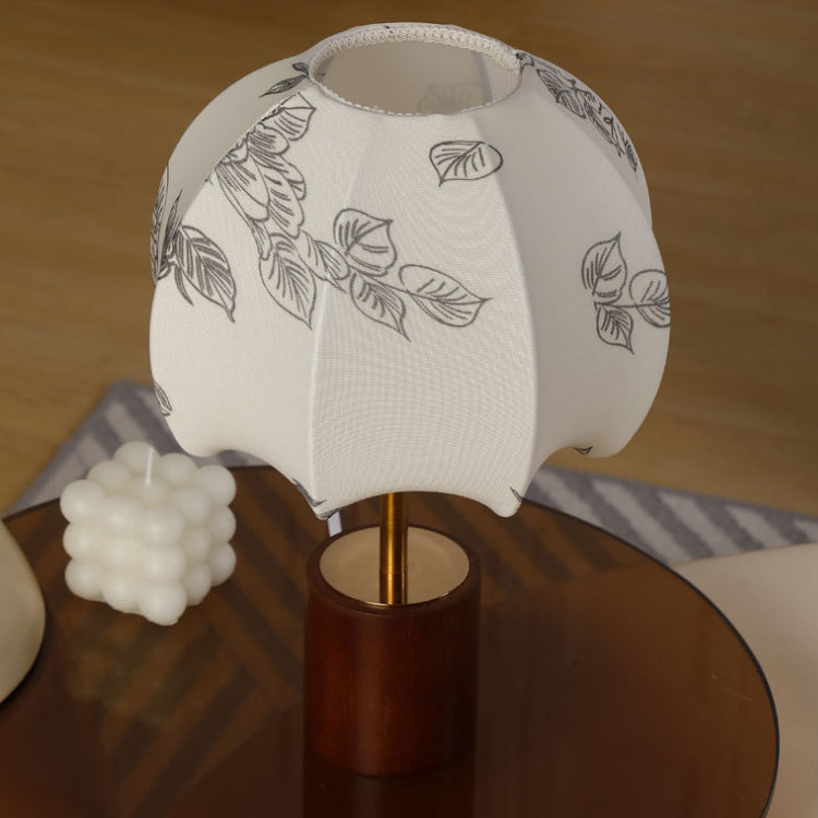 Traditionelle chinesische Kuppelblätter Muster Stoff Holz Eisen 1-Licht Tischlampe für Schlafzimmer 