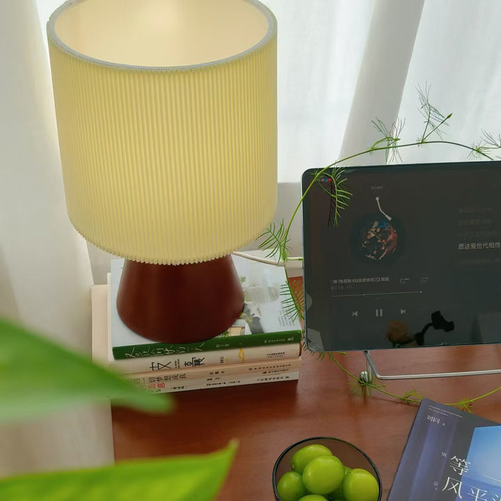 Zeitgenössische Retro Holzstoffstreifen Zylinder 1-Licht Tischlampe für den Nachttisch 