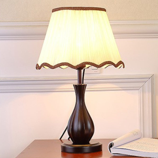 Traditionelle Vintage-Trommelstoff-Holz-1-Licht-Tischlampe für das Wohnzimmer 