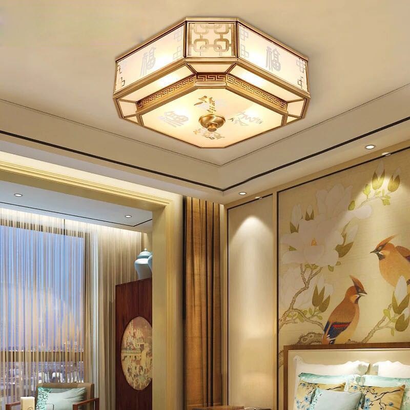 Plafonnier à 4 lumières en laiton avec verre dépoli octogonal chinois traditionnel pour salon 